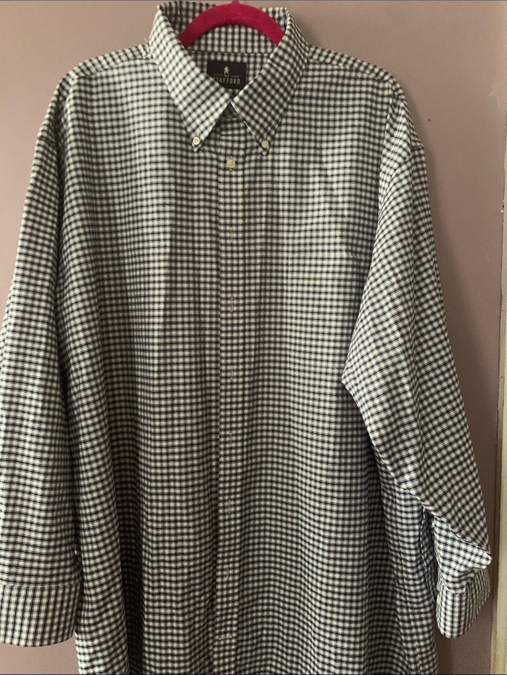 Stafford Men's Navy and White Gingham Button-Down Shirt